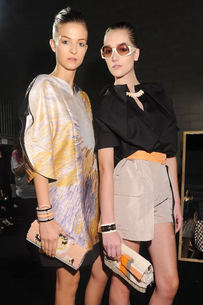 Look 2